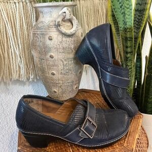 Canyon River Blues Blue Leather Houndstooth Plaid Clogs Slip On Comfort Shoes